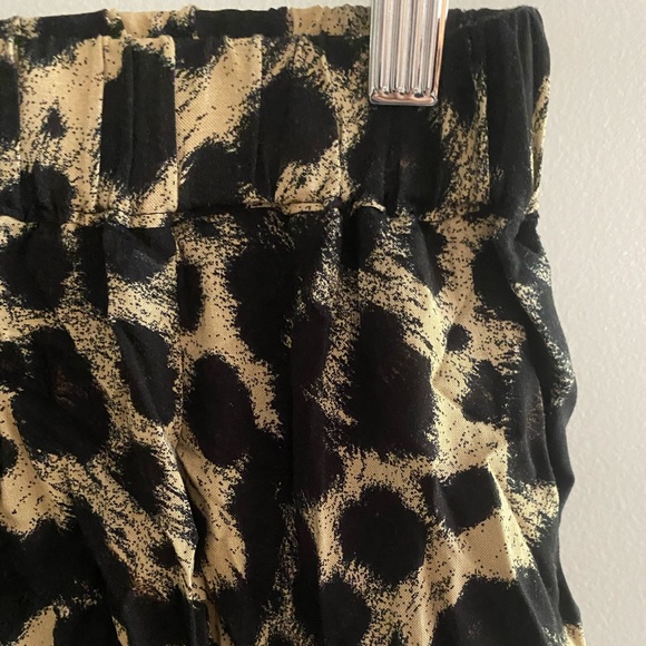 High waisted khaki and black leopard pant - Picture 5 of 5